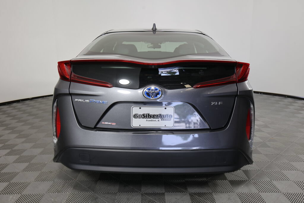 Used 2021 Toyota Prius Prime XLE w/ Carpet Mat Package (TMS) FWD image 3
