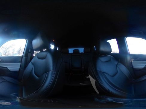 Used 2025 Jeep Compass Limited image 43