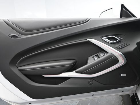 Used 2019 Chevrolet Camaro SS image 26