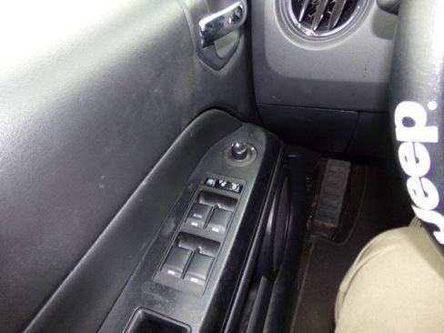 Used 2016 Jeep Compass Sport w/ Power Value Group FWD image 49