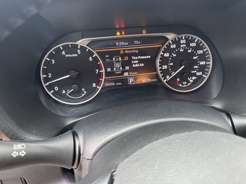 Used 2023 Nissan Sentra SV w/ SV Premium Package FWD image 17
