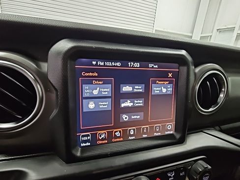 Used 2022 Jeep Gladiator Rubicon w/ Cold Weather Group image 15