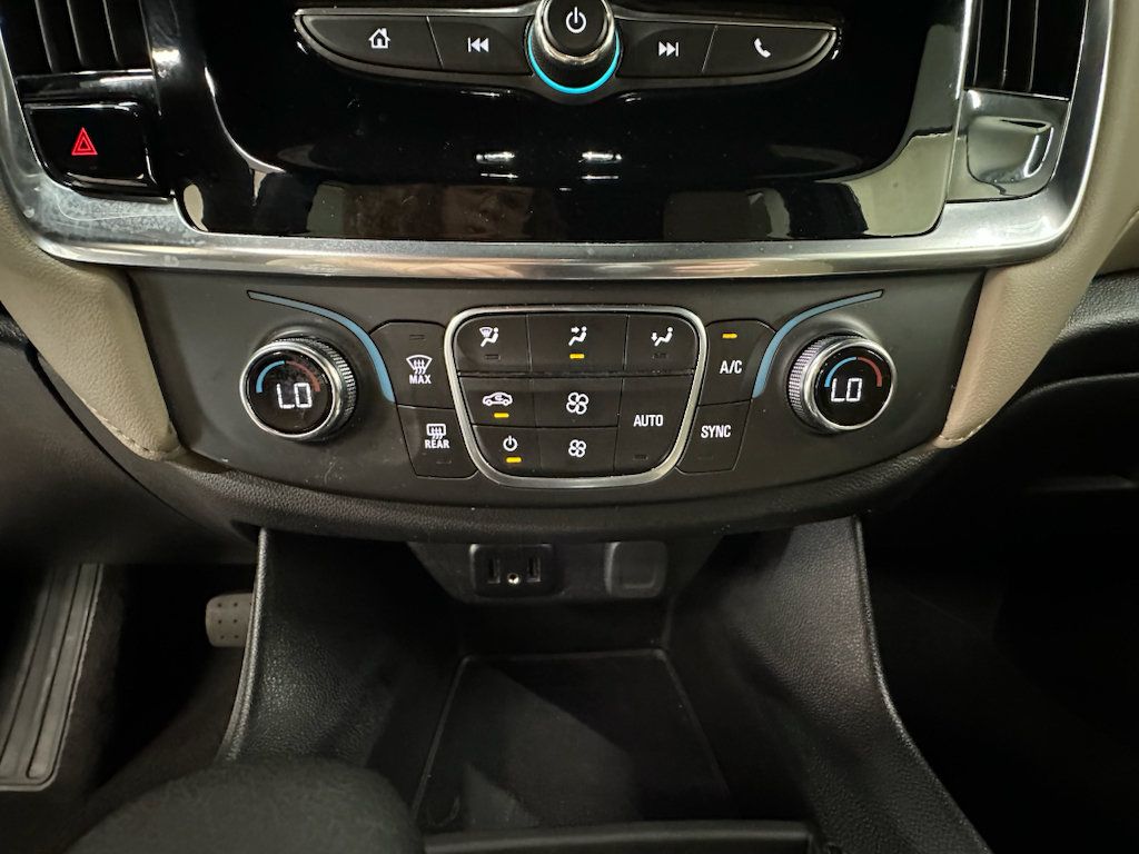 Certified 2023 Chevrolet Traverse LS w/ Midnight/Sport Edition FWD image 28