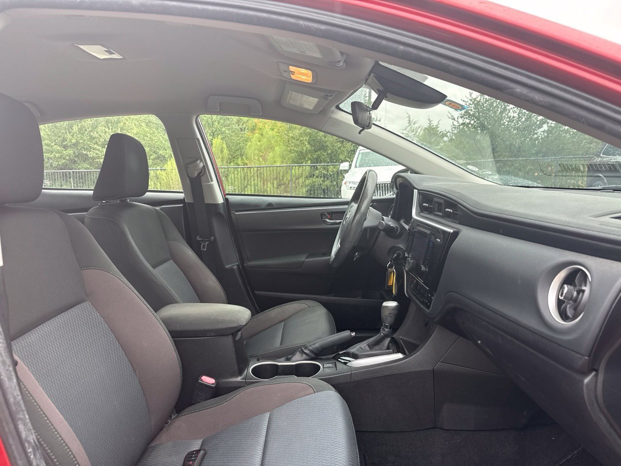 Used 2017 Toyota Corolla LE FWD image 12