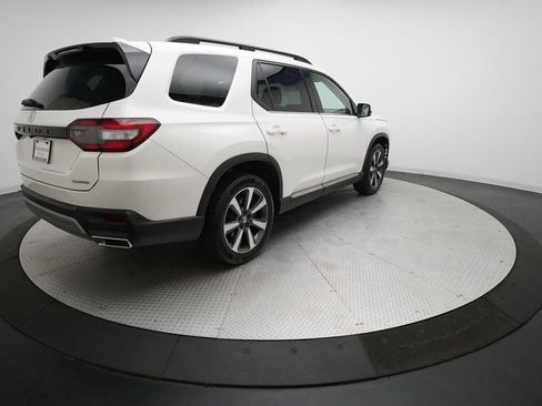 Certified 2024 Honda Pilot Touring image 37