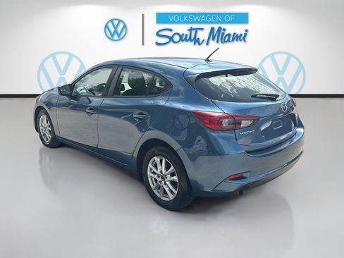 Used 2018 MAZDA MAZDA3 Sport FWD image 4