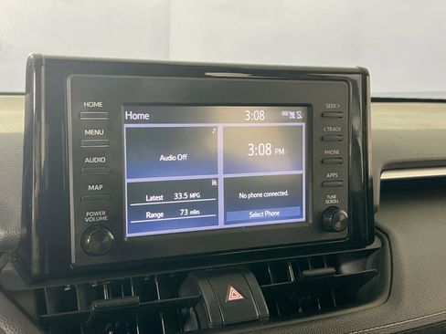 Used 2019 Toyota RAV4 LE image 14