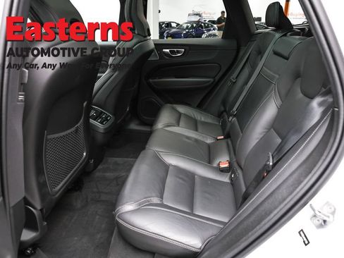 Used 2021 Volvo XC60 T5 Inscription AWD/4WD image 22