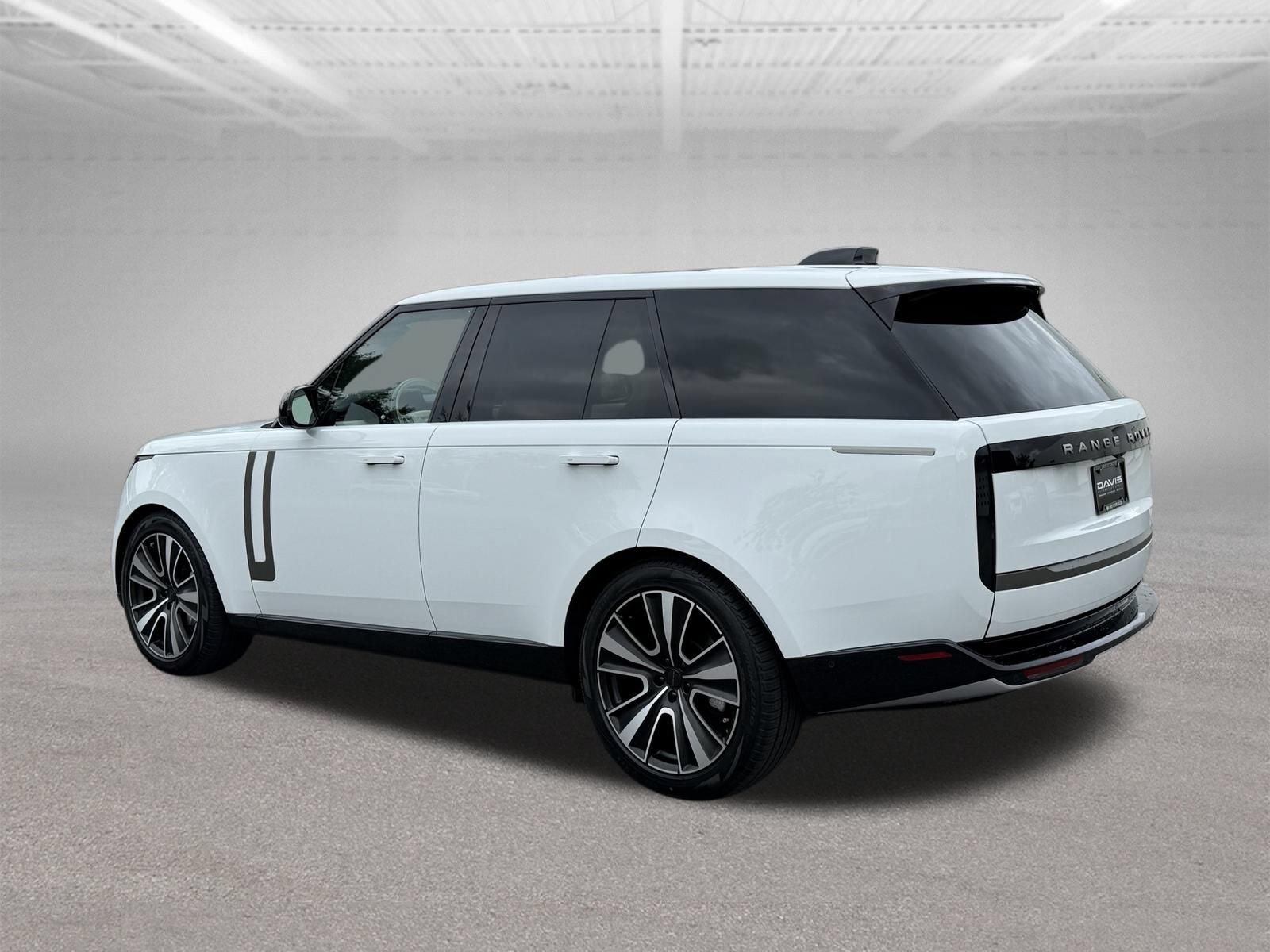 Certified 2025 Land Rover Range Rover SE AWD/4WD image 5