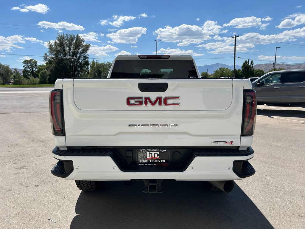 Used 2025 GMC Sierra 2500 AT4 AWD/4WD image 13