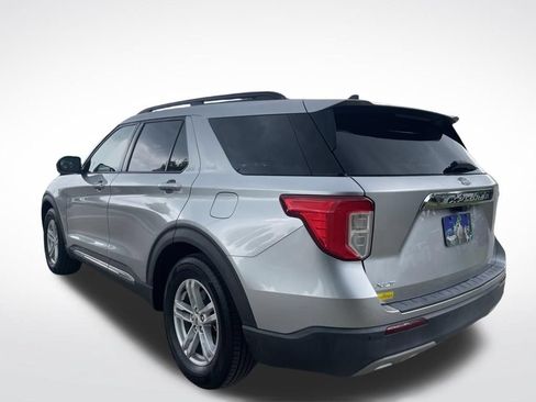 Used 2021 Ford Explorer XLT w/ Equipment Group 202A RWD image 5