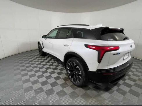 New 2025 Chevrolet Blazer EV RS image 14