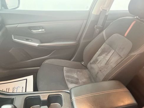 Certified 2022 Nissan Sentra SR w/ Midnight Edition FWD image 11