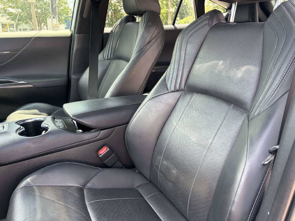 Used 2021 Toyota Venza Limited AWD/4WD image 12
