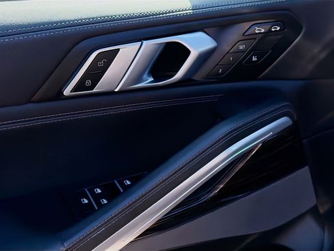 Used 2025 BMW X6 xDrive40i image 23