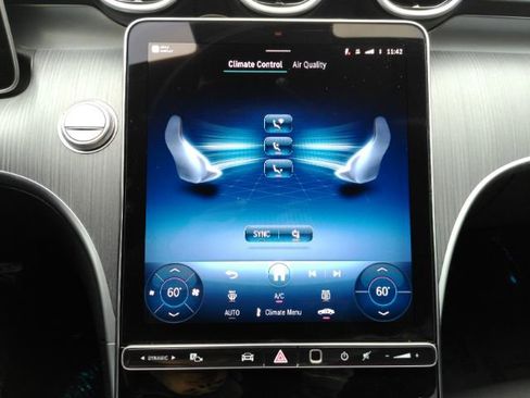 Used 2025 Mercedes-Benz C 300 Sedan image 46