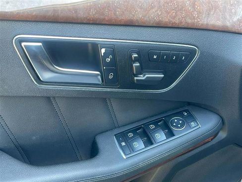 Used 2012 Mercedes-Benz E 350 4MATIC Wagon image 9