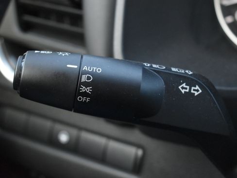 Used 2025 Nissan Rogue SV image 21