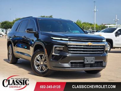 Used 2025 Chevrolet Traverse LT w/ Driver Confidence Package