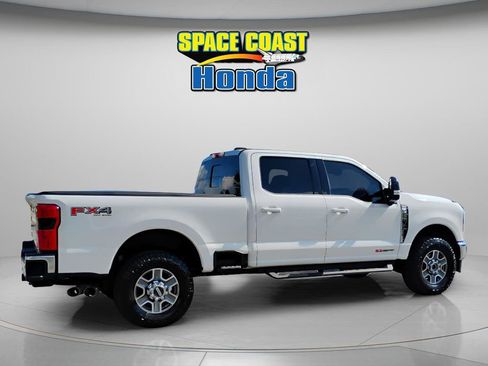 Used 2024 Ford F250 Lariat image 11