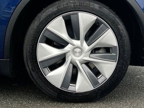 Used 2023 Tesla Model Y Long Range image 11