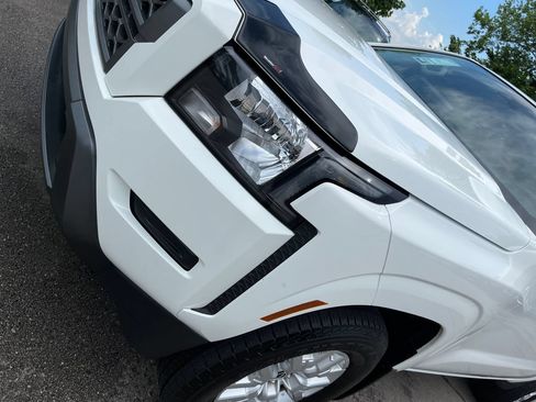 Used 2022 Nissan Frontier SV AWD/4WD image 34