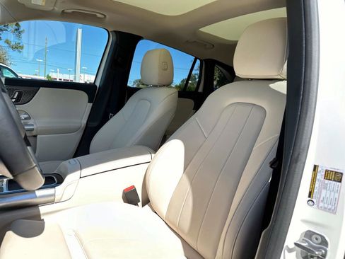 Certified 2025 Mercedes-Benz GLA 250 image 19