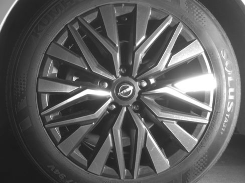 Used 2025 Nissan Altima 2.5 SV image 12