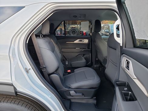 New 2026 Ford Explorer Active image 15