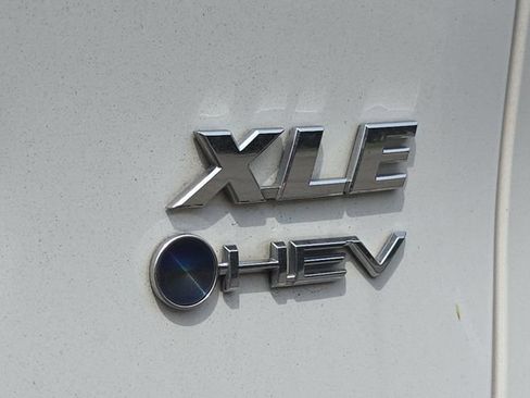 Used 2025 Toyota RAV4 XLE w/ Convenience Package AWD/4WD image 12