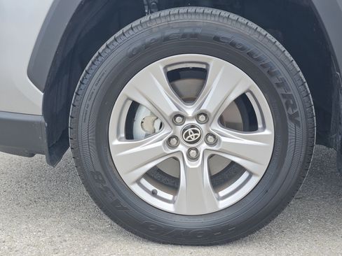 Used 2025 Toyota RAV4 XLE w/ Convenience Package FWD image 10