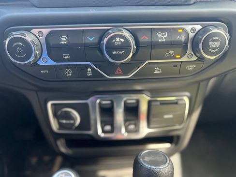 Used 2023 Jeep Wrangler Sport AWD/4WD image 19