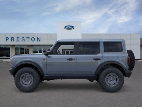 New 2025 Ford Bronco Badlands image 3