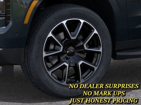 New 2026 Chevrolet Suburban RST image 9