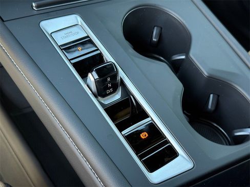 New 2026 Volkswagen Atlas Cross Sport SE image 22