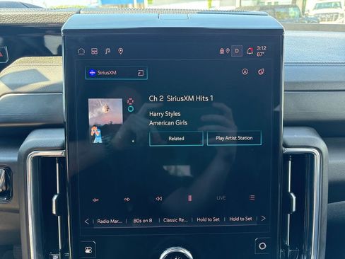 Used 2025 GMC Yukon XL Denali w/ Sun & Power Step Package image 20