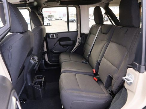 Used 2022 Jeep Wrangler Unlimited Sport image 10