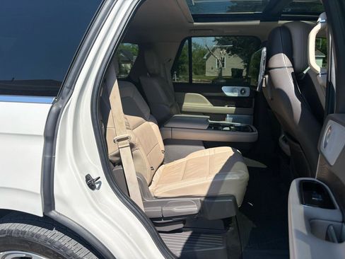 Used 2022 Lincoln Navigator Reserve image 33