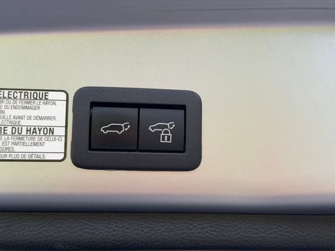 Used 2023 Toyota Corolla Cross AWD Hybrid w/ Convenience Package image 36