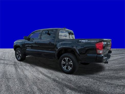 Used 2017 Toyota Tacoma TRD Sport w/ Premium & Technology Package image 6