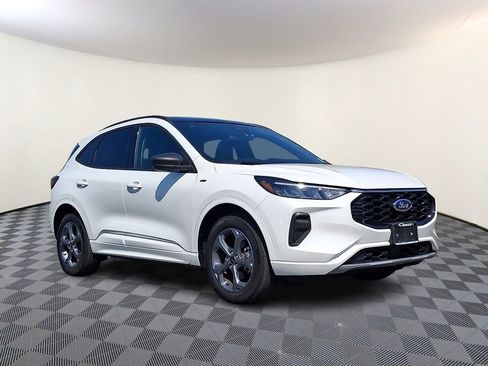 Used 2023 Ford Escape ST-Line w/ Tech Pack #1 AWD/4WD image 1