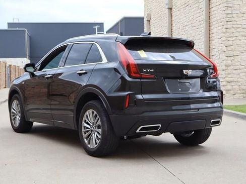 Used 2025 Cadillac XT4 Premium Luxury FWD image 3