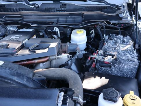 Used 2018 RAM 2500 Tradesman w/ Chrome Appearance Group image 39