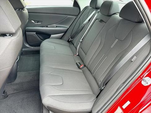 Used 2024 Hyundai Elantra SEL w/ Convenience Package FWD image 20