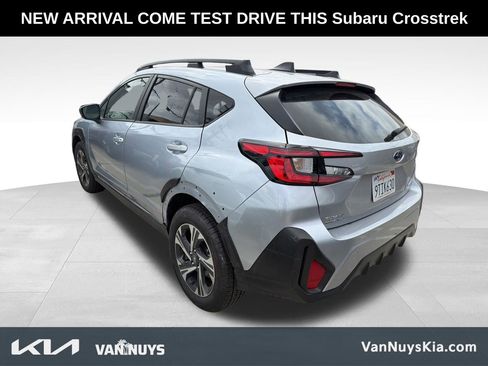 Used 2025 Subaru Crosstrek 2.0i Premium w/ Crosstrek Mirror Package AWD/4WD image 4