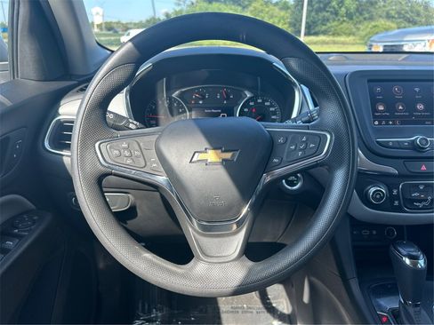 Used 2021 Chevrolet Equinox LT image 18