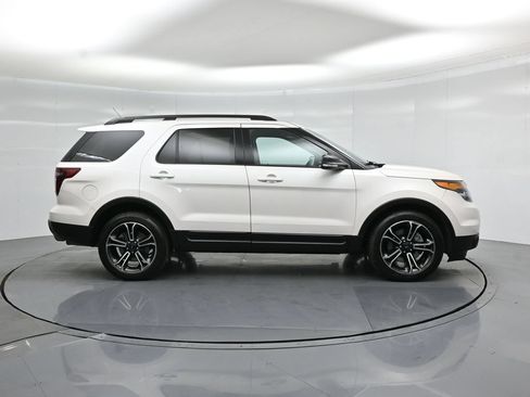 Used 2015 Ford Explorer Sport w/ Equipment Group 401A AWD/4WD image 22