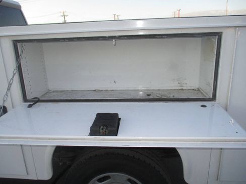 Used 2024 GMC Sierra 2500 Pro w/ Convenience Package AWD/4WD image 17