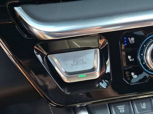 New 2026 GMC Sierra 2500 Denali Ultimate AWD/4WD image 17