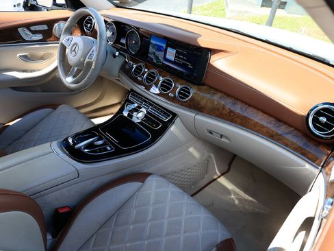 Used 2017 Mercedes-Benz E 300 4MATIC image 20